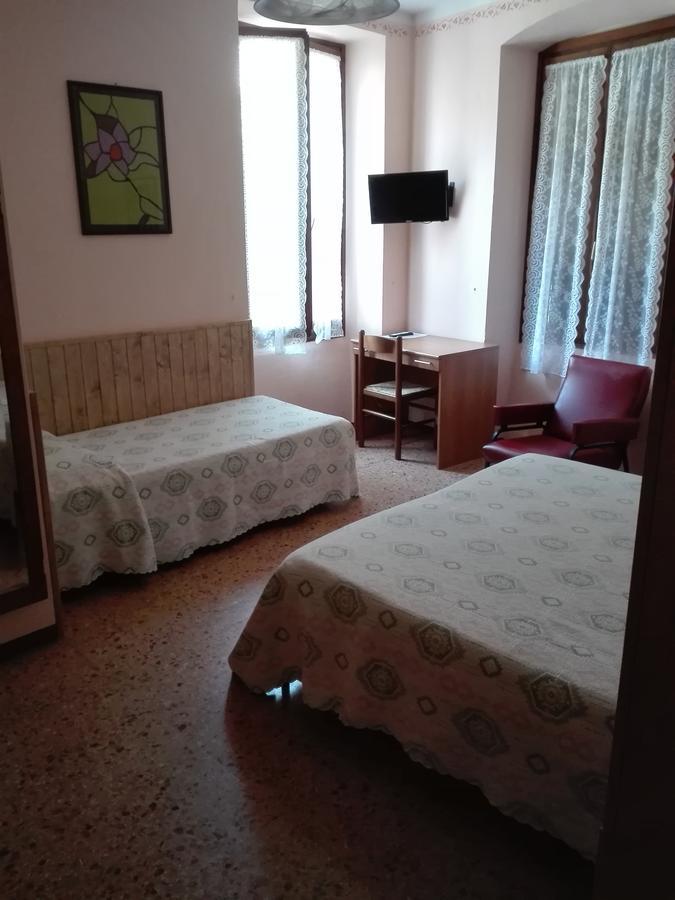 Albergo Giardino Toscolano Maderno Exterior foto