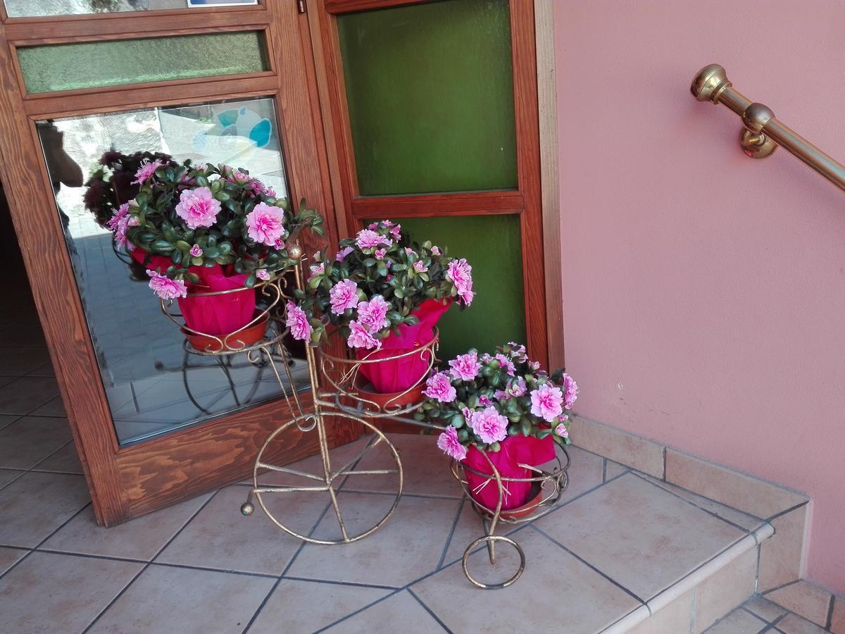 Albergo Giardino Toscolano Maderno Exterior foto